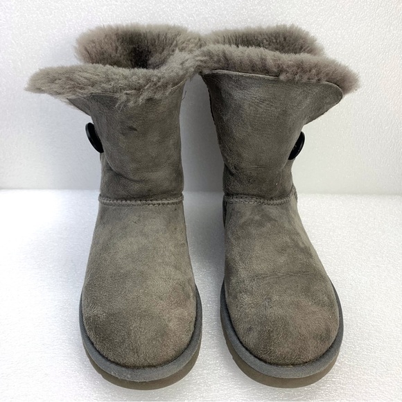 UGG Bailey Button Suede Sheepskin Short Boot - Women's 6 - Picture 2 of 11